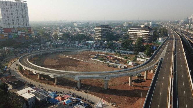 Tol Becakayu.