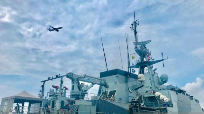Kapal patroli lepas pantai angkatan laut Kerajaan Inggris HMS Spey di Pelabuhan Benoa, Bali. (Foto ilustrasi)