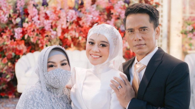 Lesti Kejora bersama kedua orangtua tercinta 