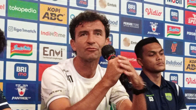 pelatih persib bandung, Luis Milla