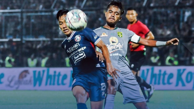 Arema FC vs Persebaya Liga 1 2022/2023
