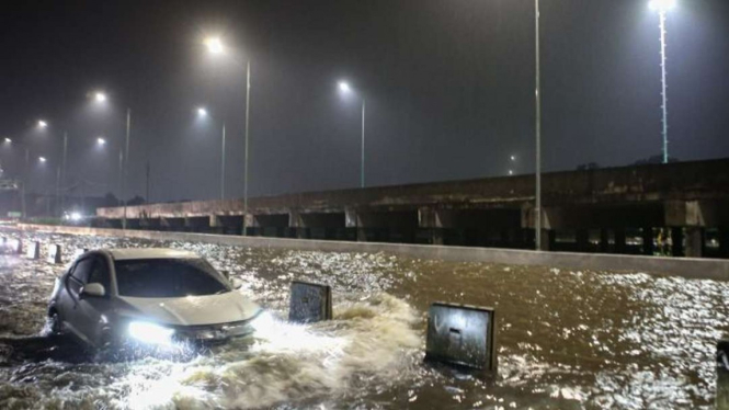 Banjir di ruas Tol Pondok Aren-Serpong. (ilustrasi)