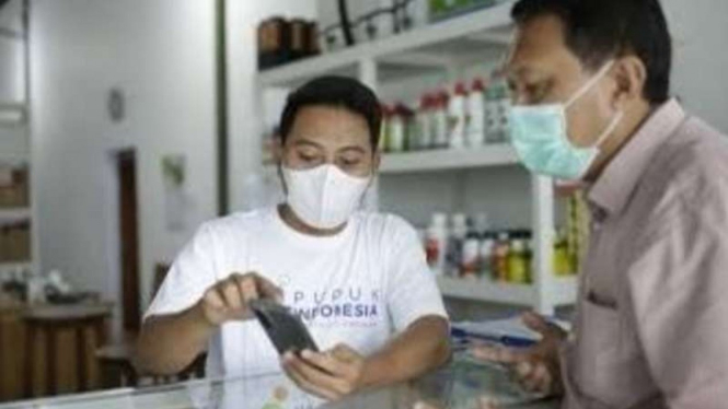 Digitalisasi penyaluran pupuk bersubsidi.