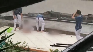 Tembok MTsN 19 Pondok Labu roboh akibat diterjang banjir