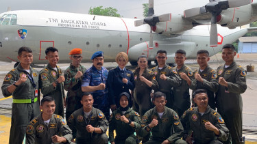 Para host Rumah Idaman ANTV dan TNI AU.
