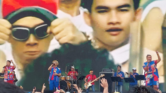 Penampilan Project Pop di Synchronize Festival 2022