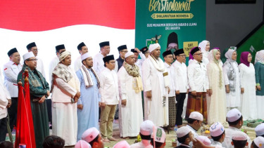 Gus Muhaimin Shalawatkan Indonesia bareng Habaib dan warga Jakarta. 