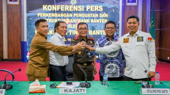Konferensi Pers Perkembangan Penguatan dan Restrukturisasi Bank Banten