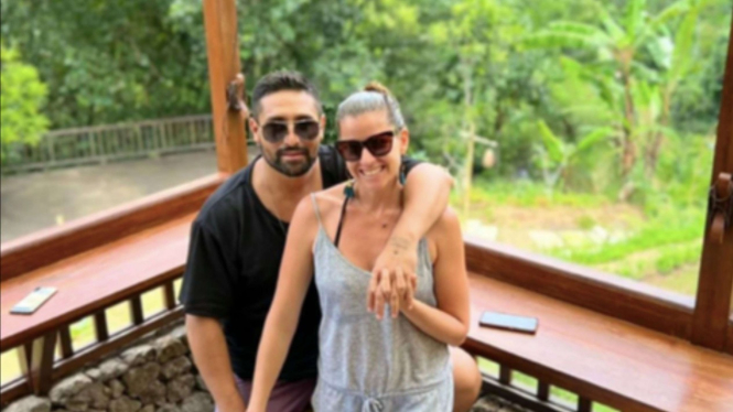 Gaston Castano dan istri barunya, Luna Montico 