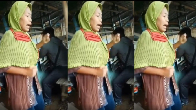 Viral Emak-emak Ditagih Utang Malah Nyanyi