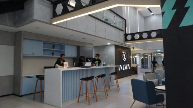 Showroom sepeda motor listrik Alva One di SCBD