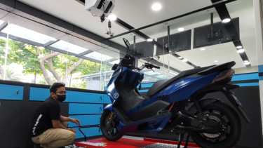 Showroom sepeda motor listrik Alva One di SCBD