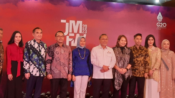 Menteri Perdagangan Zulkifli Hasan saat konferensi pers Jakarta Muslim Fashion Week 2023.