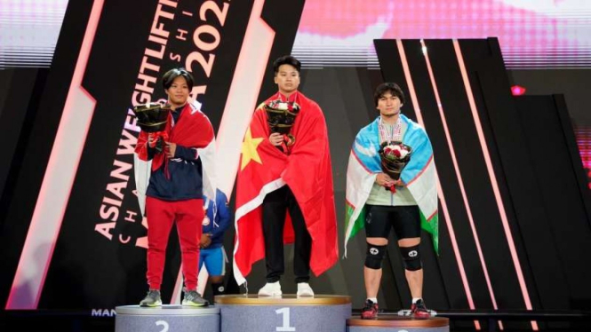 Rahmat Erwin Abdullah raih perak Kejuaraan Angkat Besi Asia 2022.