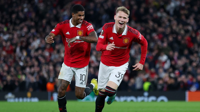 Pemain Manchester United, Marcus Rashford dan Scott McTominay (kanan)