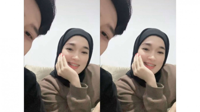 Ririe Fairuz pamer bareng sosok pria