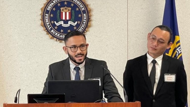 Eko Mangku Cipto dan Harianto Rantesalu dua mahasiswa Unair yang diundang FBI