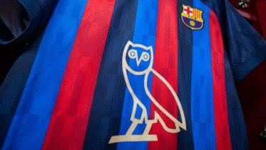jersey Barcelona merayakan artis pertama dengan 50 miliar streaming di Spotify