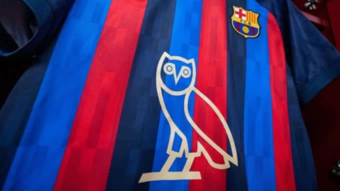 jersey Barcelona merayakan artis pertama dengan 50 miliar streaming di Spotify