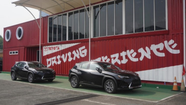 Mobil listrik Lexus UX 300e siap jadi pengawal di KTT G20 Bali