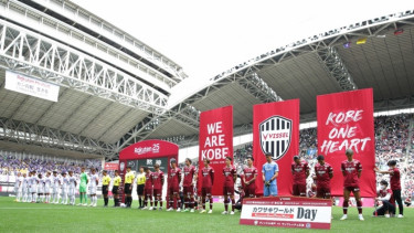 Sanfrecce dan Vissel Kobe minute silence Kanjuruhan