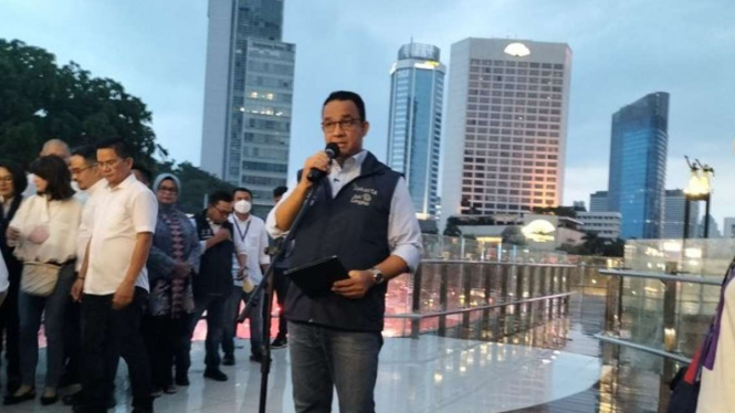 Gubernur DKI Jakarta Anies Baswedan saat meresmikan halte bus Bundaran HI di Jakarta Pusat, Sabtu, 15 Oktober 2022.