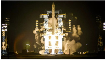 Peluncuran Satelit EMKA-3 Milik Rusia