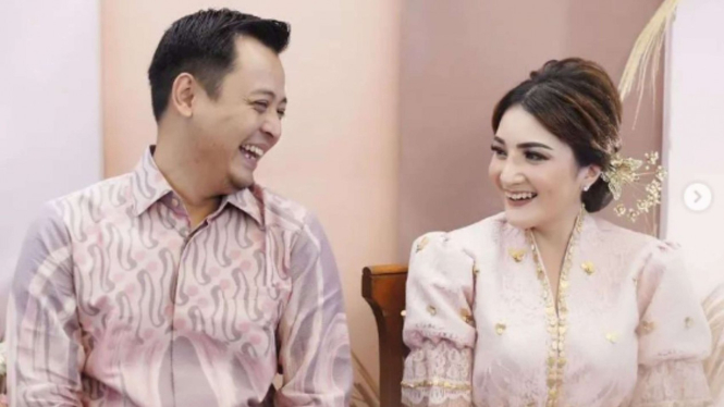 Kiki Amalia dan suaminya