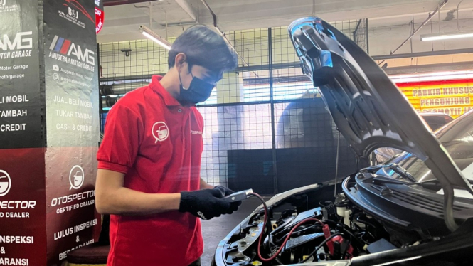 VIVA Otomotif: Ilustrasi pengecekan mobil bekas