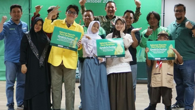 Beasiswa untuk anak-anak para driver ojol.