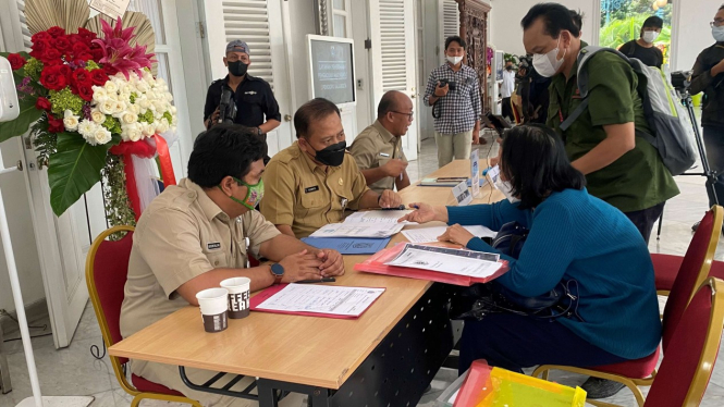 Meja Pengaduan di Balai Kota DKI Jakarta Didatangi Warga