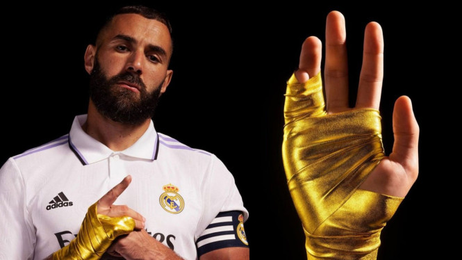 Karim Benzema Hand of Gold