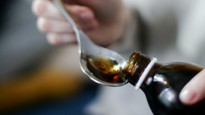 Ilustrasi obat sirup/obat batuk.