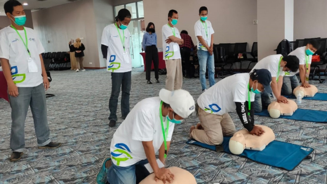 Pelatihan pertolongan pertama gawat darurat.