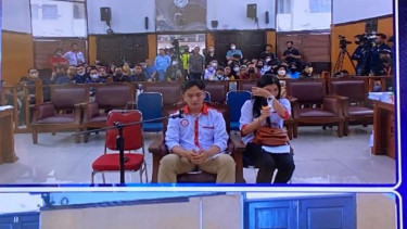 Mahareza dan Vera di sidang Bharada E