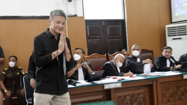 Terdakwa Hendra Kurniawan saat sidang lanjutan saksi-saksi