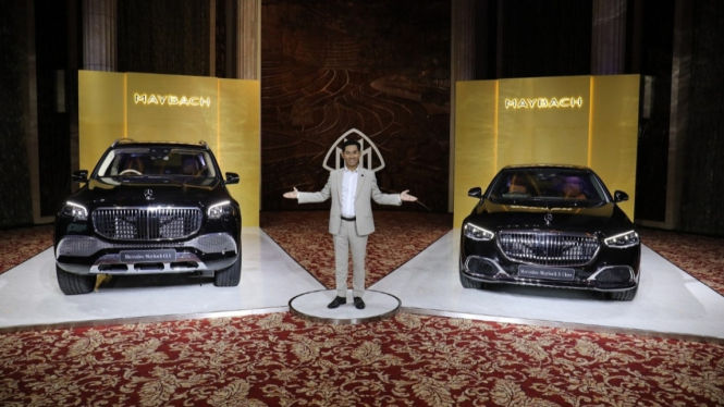 Peresmian Mobil Mewah Mercedes Benz varian Maybach