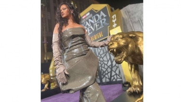 Rihanna di premiere film Black Panther: Wakanda Forever