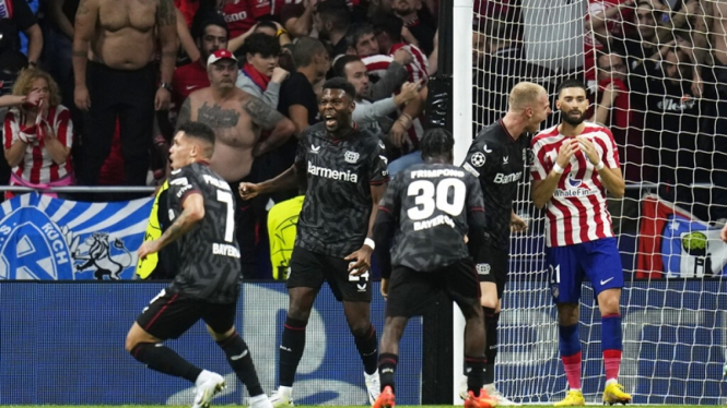 Yannick Carrasco usai gagal penalti Atletico Madrid vs Bayer Leverkusen