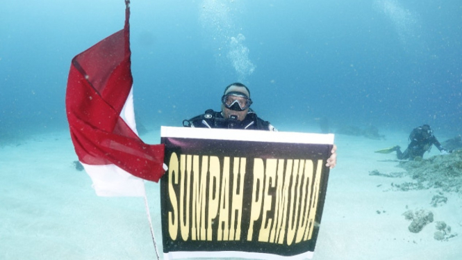 Memperingati Sumpah Pemuda di laut