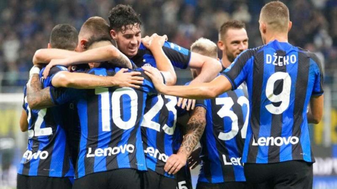 Pemain Inter Milan rayakan gol.