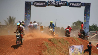  350 Crosser di kejuaraan Piala Gubernur Jawa Barat (Jabar) 2022 