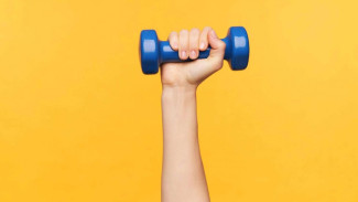 Bukan Cuma Kardio! Angkat Beban Juga Bisa Jadi Bagian dari Strategi Menurunkan Berat Badan