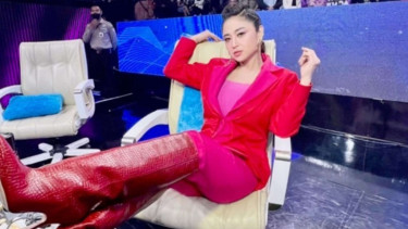 Dewi Perssik
