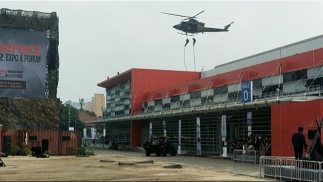 VIVA Militer: Prajurit Kopassus melakukan aksi pembebasan sandera di JIExpo 