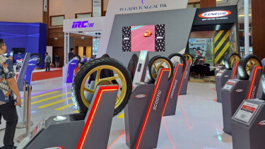 VIVA Otomotif: Ban baru IRC Tire dan Zeneos.