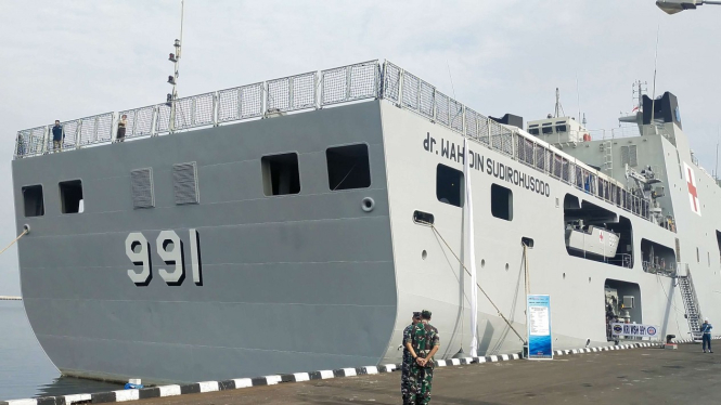 VIVA Militer: KRI dr. Wahidin Sudirohusodo - 991