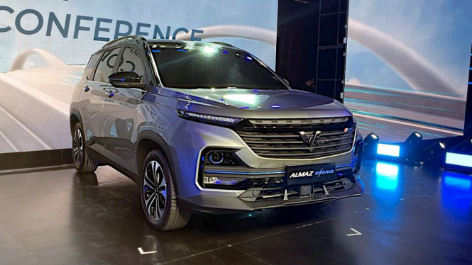 VIVA Otomotif: Wuling Almaz Hybrid