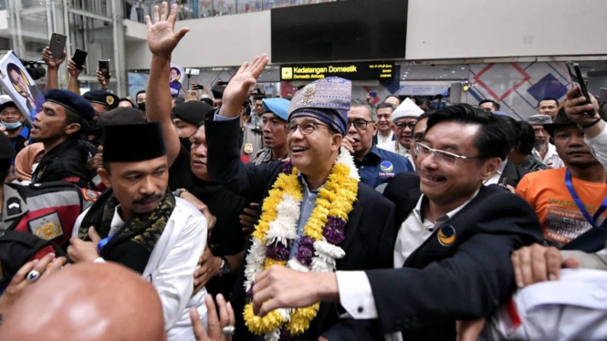 Bakal capres Anies Baswedan saat safari politik.
