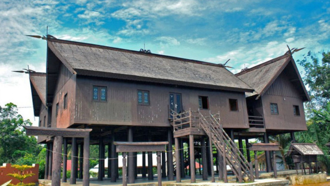 Rumah Adat Suku Dayak: Rumah Betang